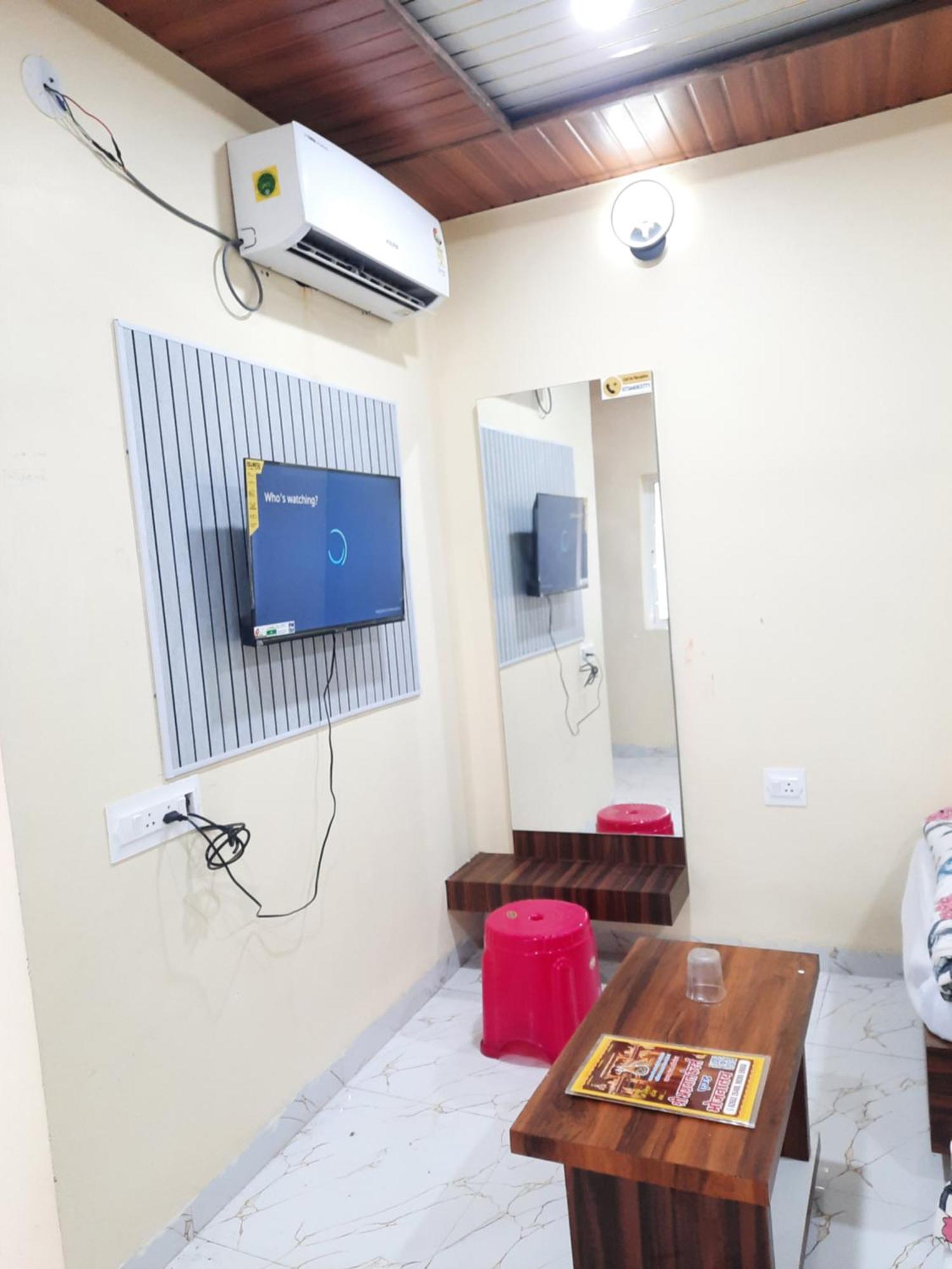 Hotel Ganga Sagar Ujjain Esterno foto