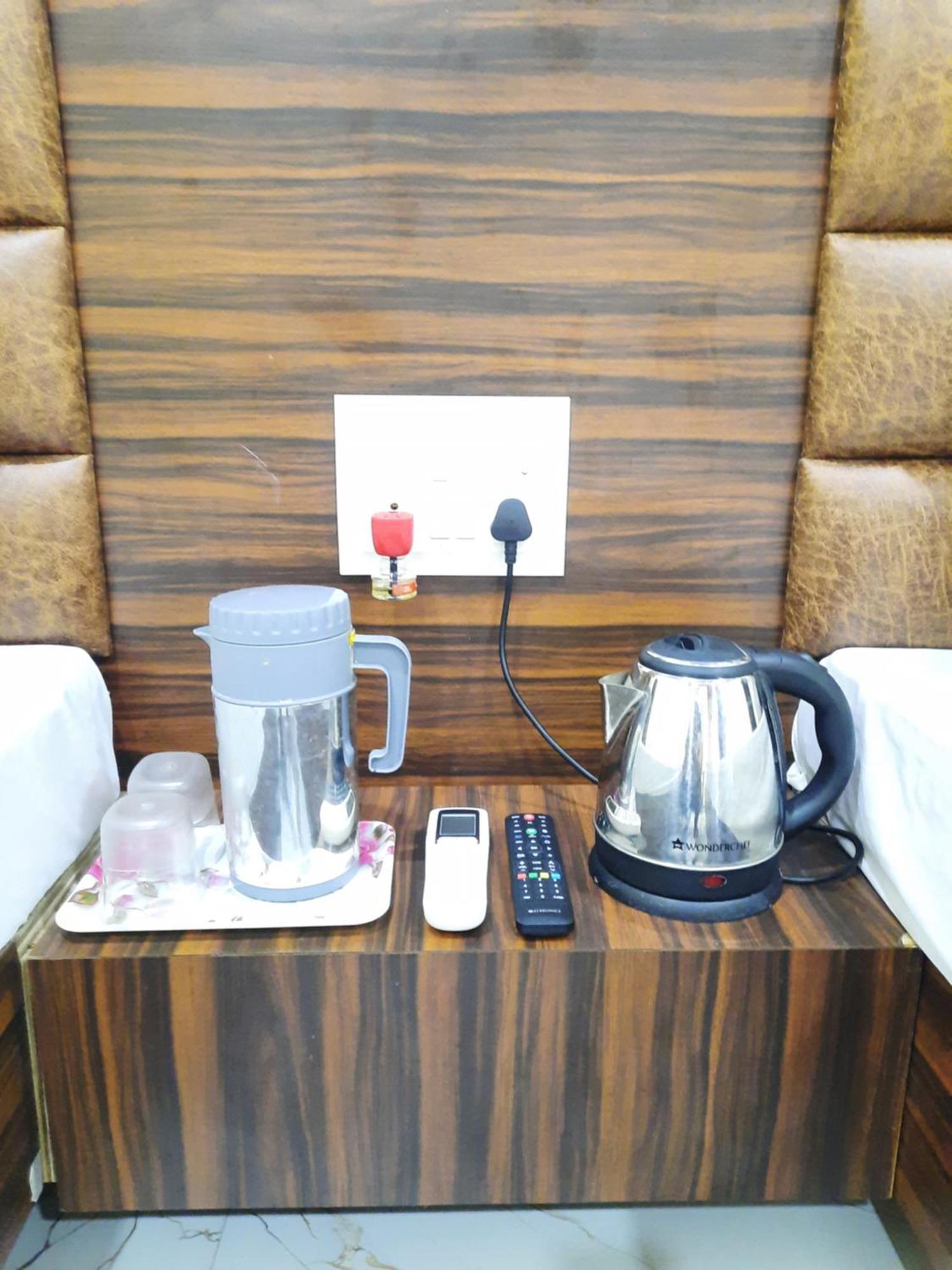 Hotel Ganga Sagar Ujjain Esterno foto