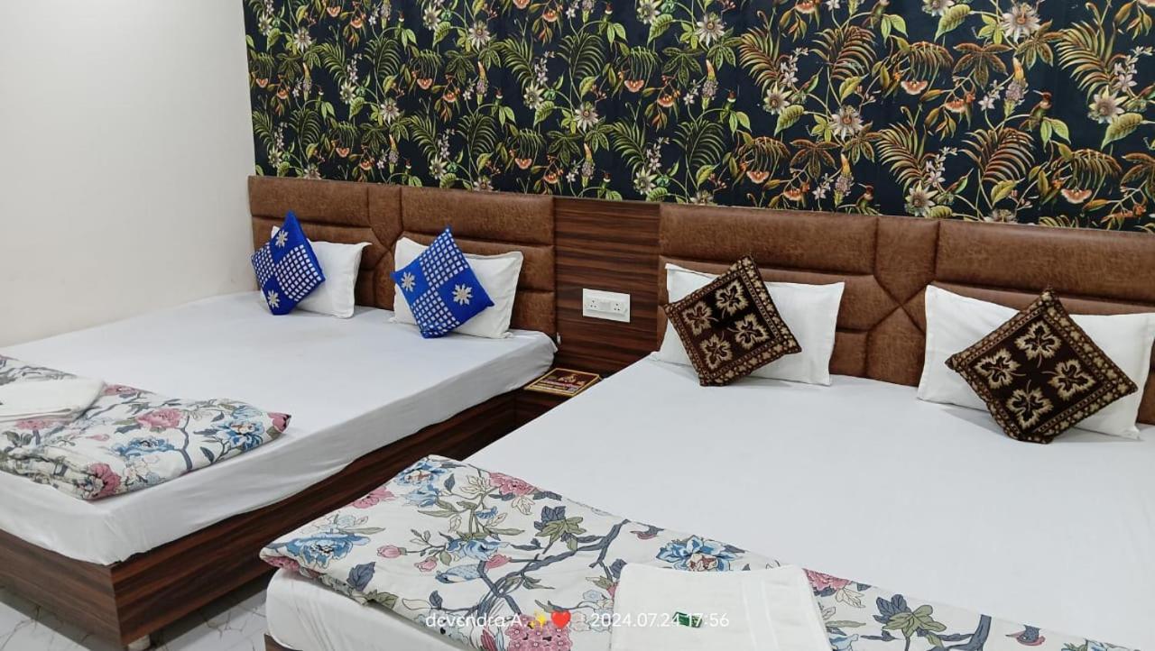 Hotel Ganga Sagar Ujjain Esterno foto